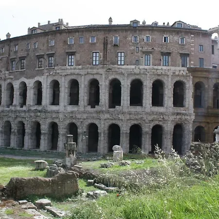 Panoramic Castle Trastevere Апартаменты